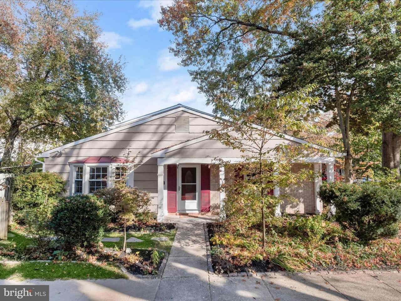 Home with Private Garden Oasis