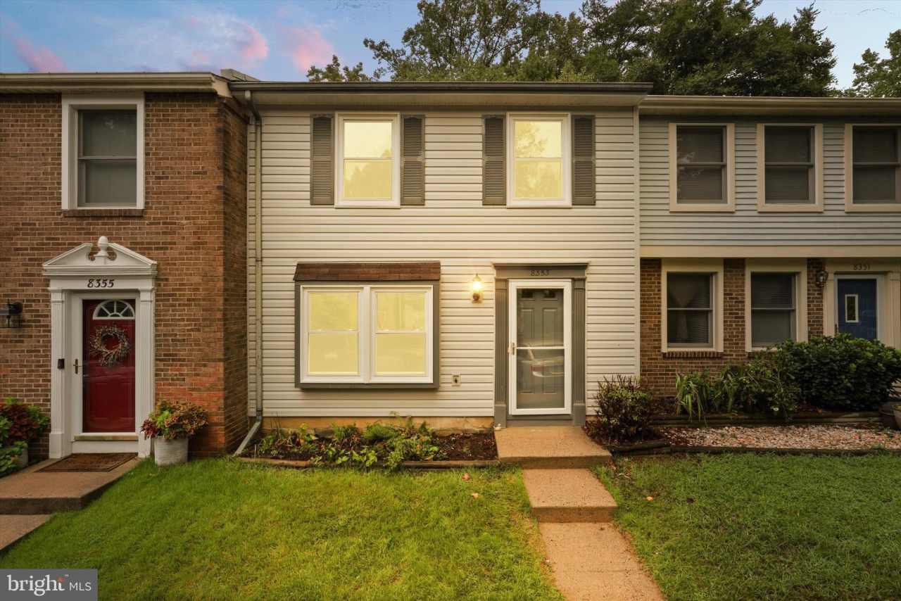 8353 FERN LEAF Court