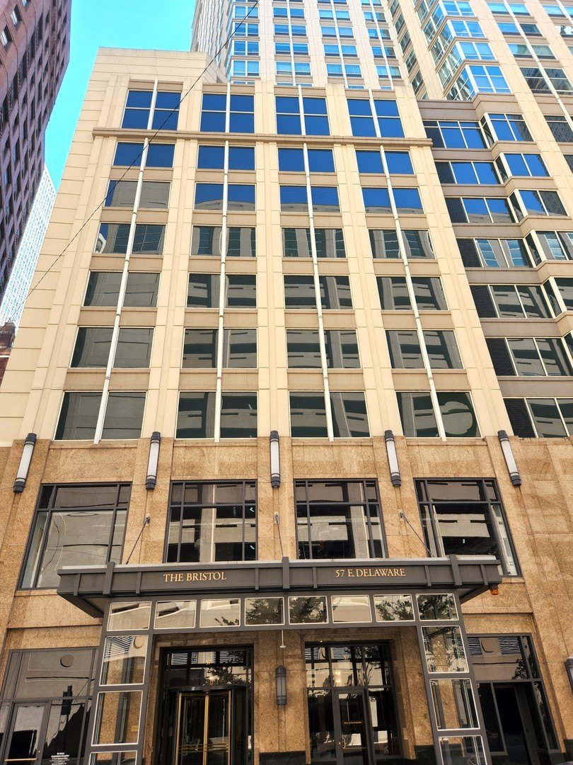 57 E Delaware Place unit: 1304