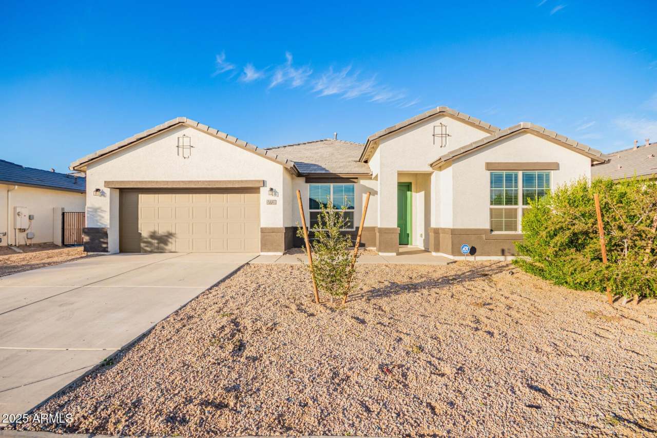 37728 W SAN CAPISTRANO Avenue