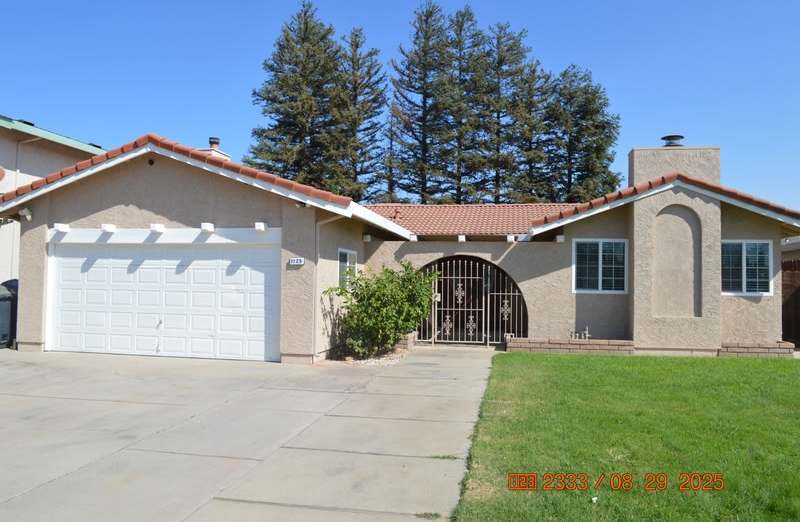 1125 West Tuolumne Road