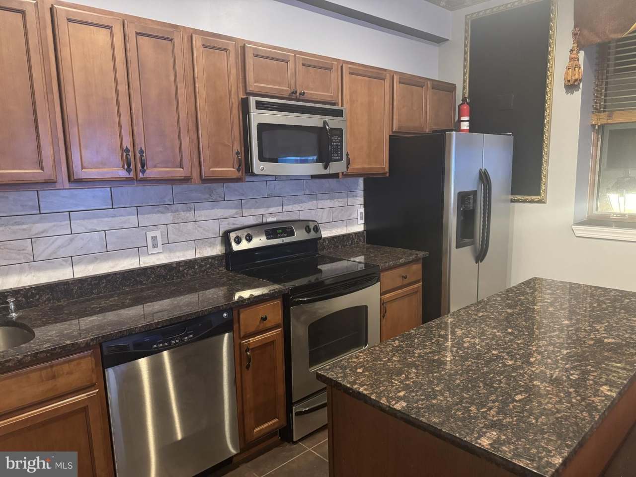 136 S 8TH Street unit: 2