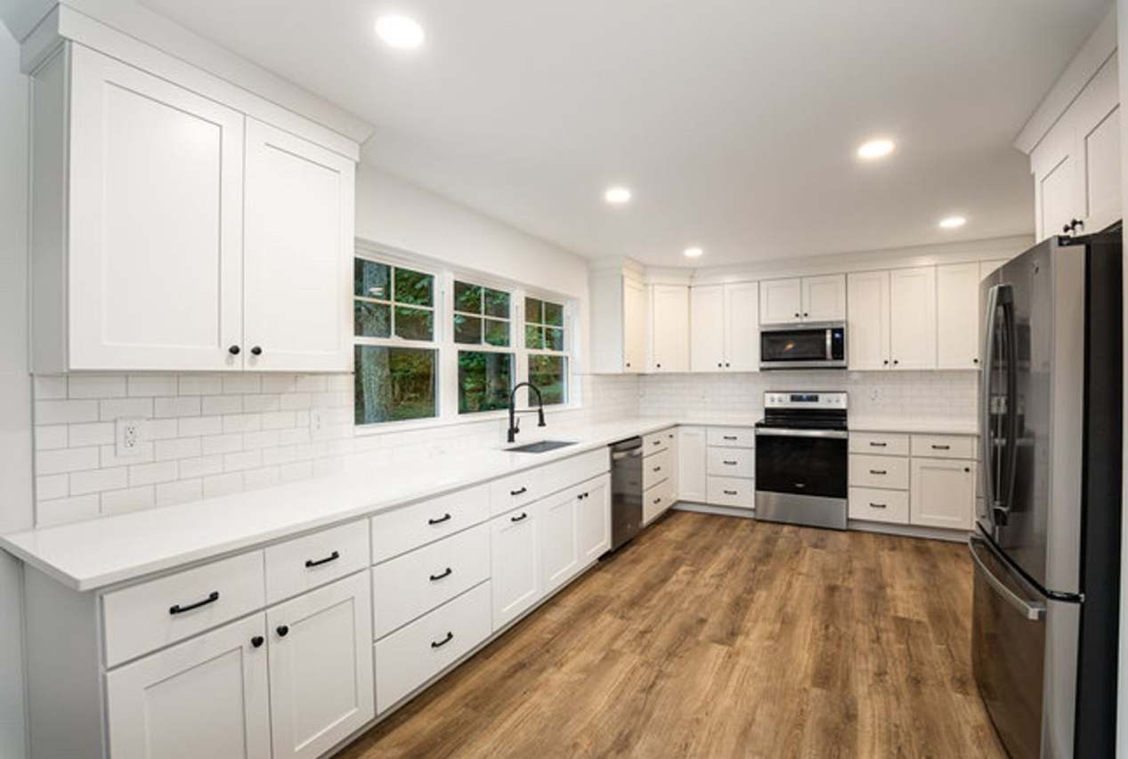 Room in 5 Bedroom Home at Brookgreen Dr