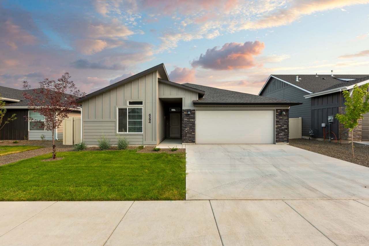 4 bed 2 bath home for rent