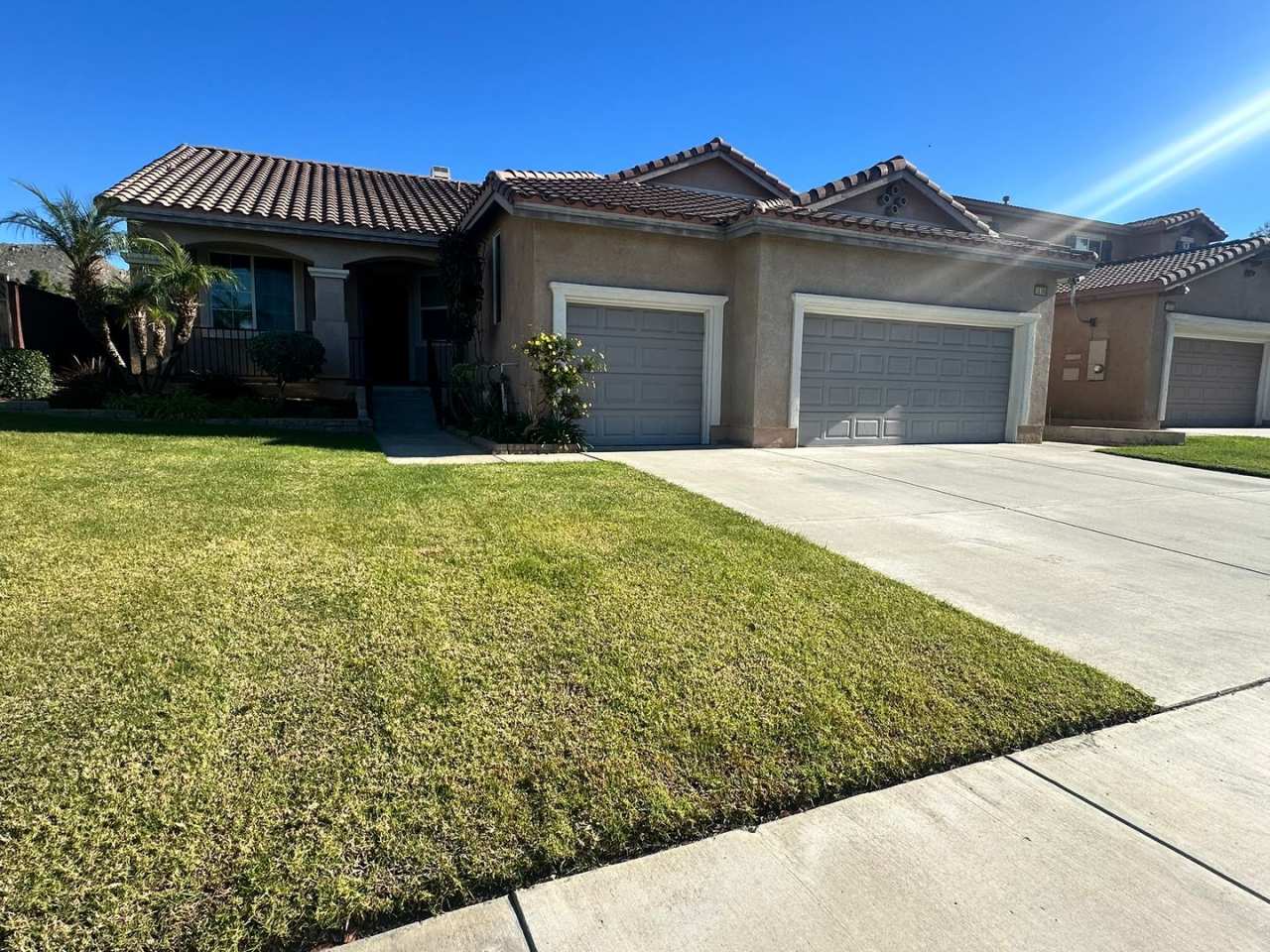 Beautiful 3bd/2ba Single Story with Primary Suite!