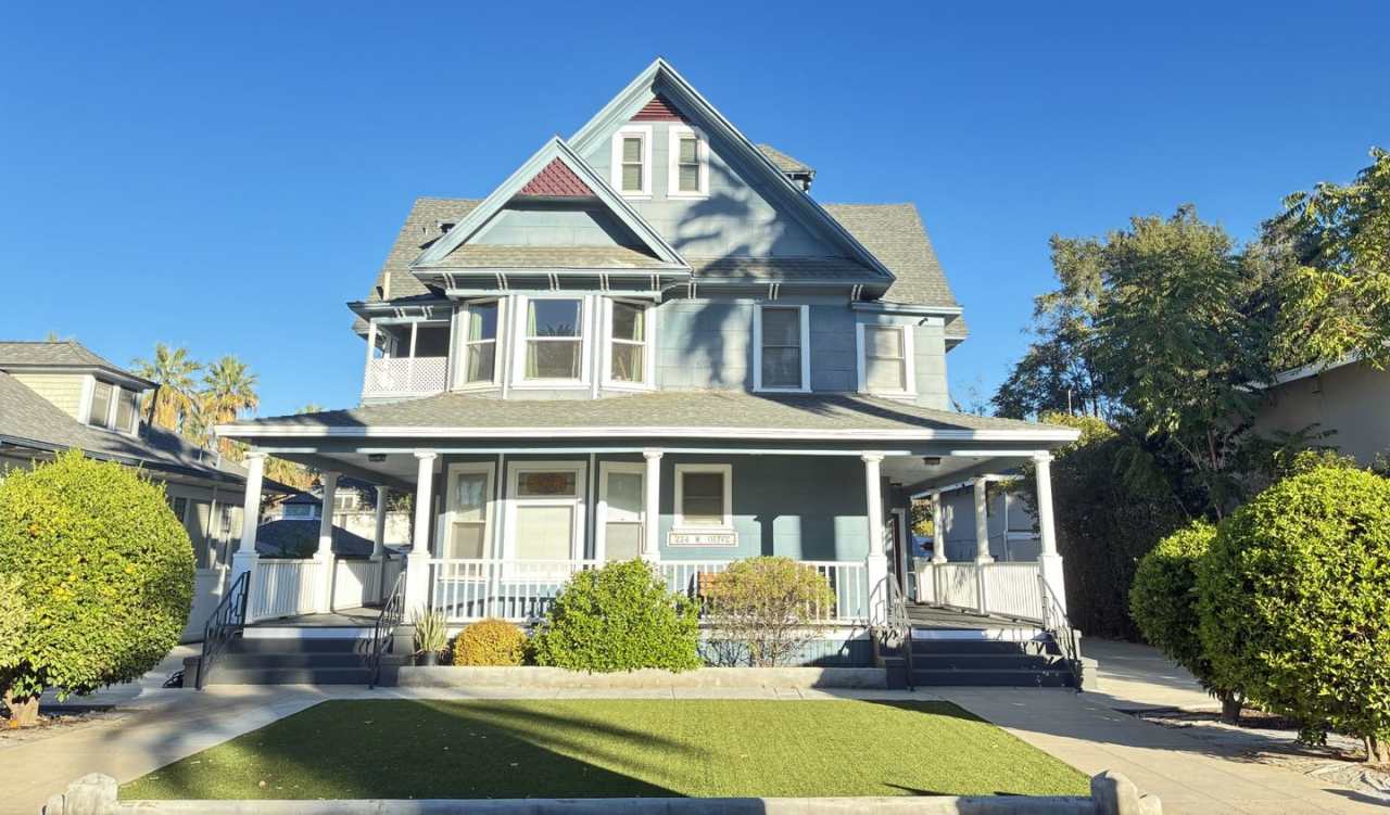 HISTORIC DOWNTOWN REDLANDS-Studio Available NOW!