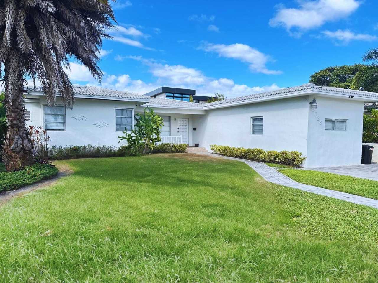 Miami Beach Home with a Pool!