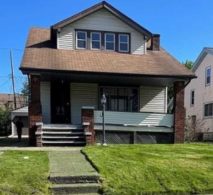 13711 Saybrook Avenue