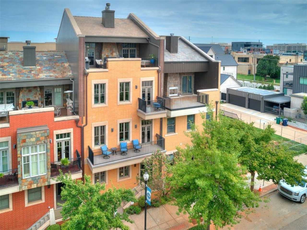 Luxury Fully Furnished Downtown OKC Brownstone Available for Lease!