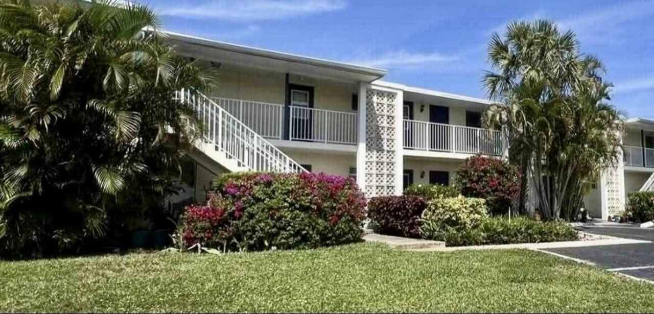 813 Hummingbird Way 8a, North Palm Beach, FL 33408