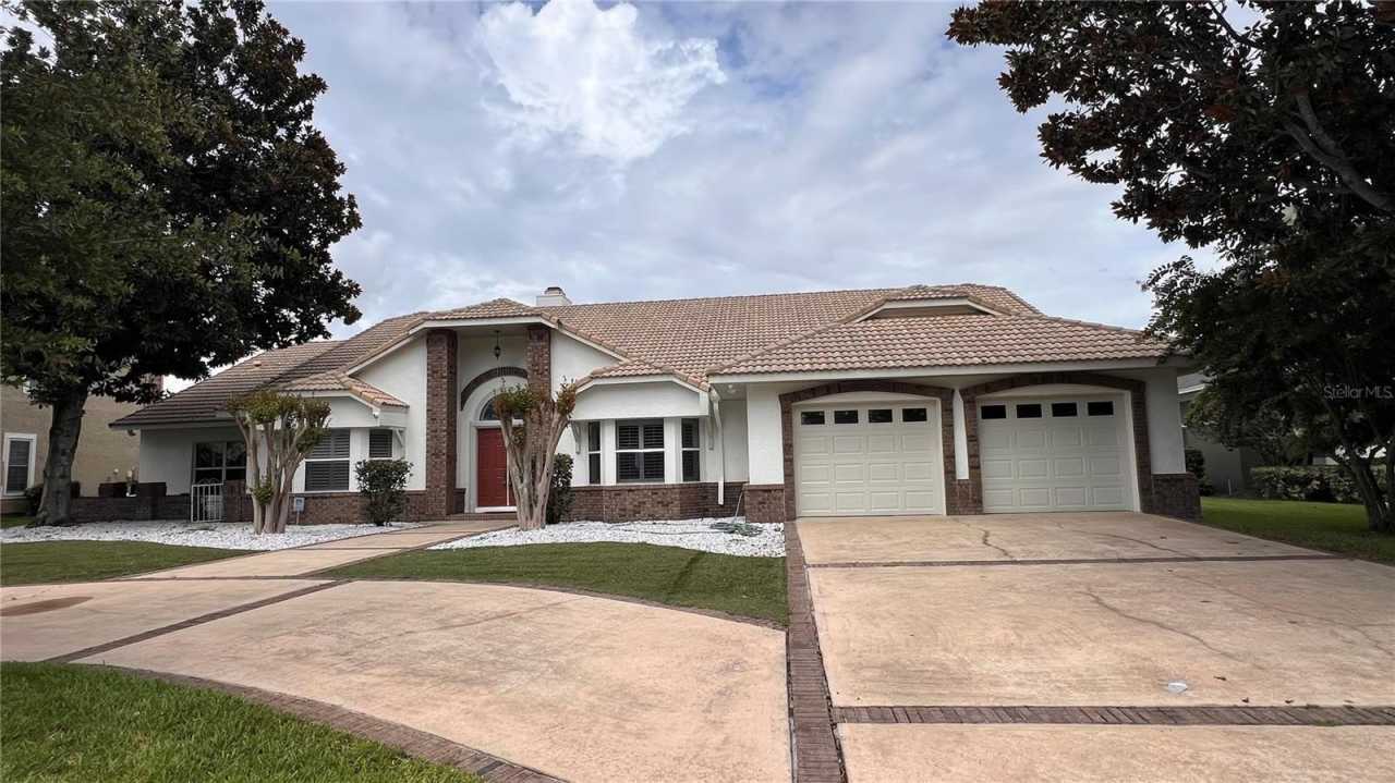 8625 VISTA SHORES COURT