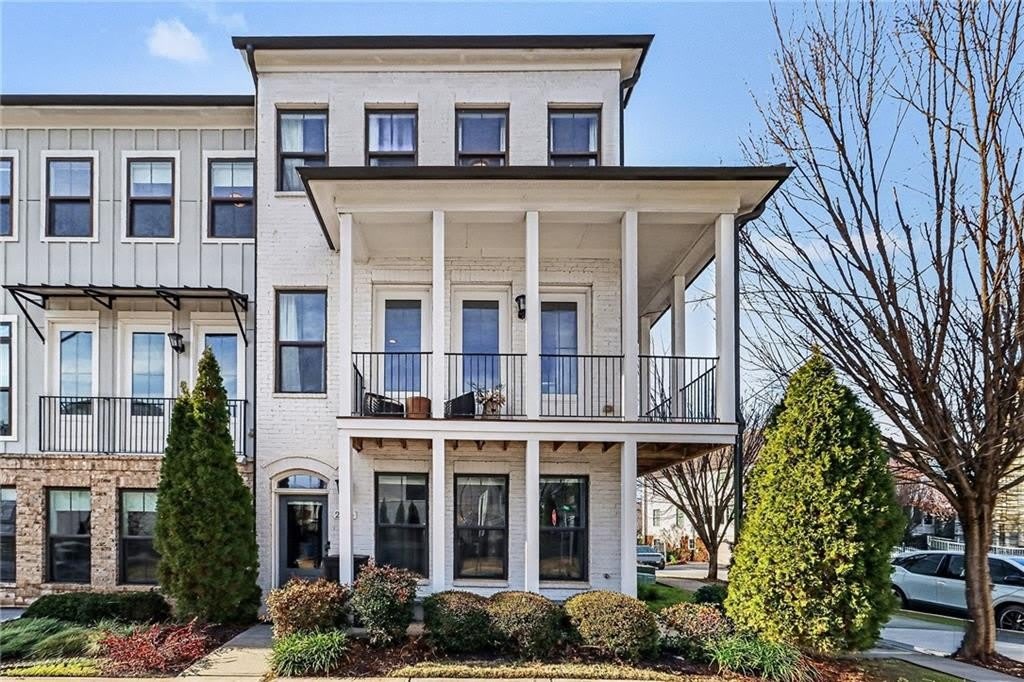 2054 Rockledge Road NE