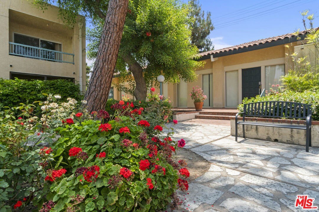 18307 Burbank Blvd unit: 325