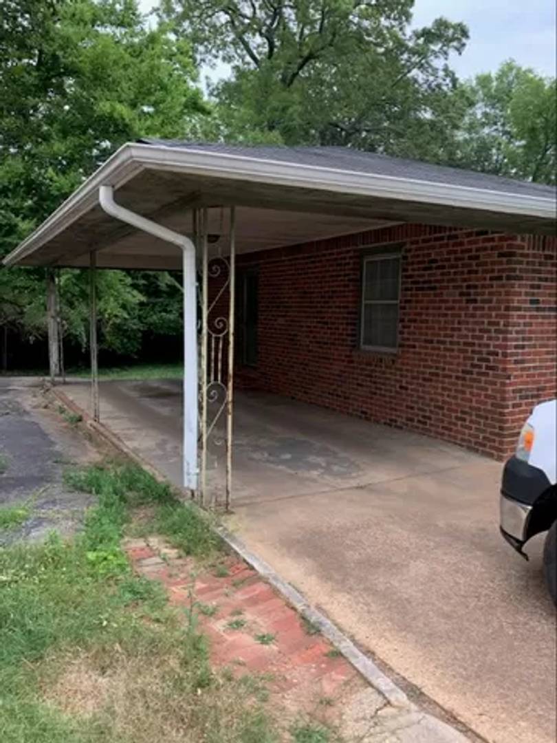 Spacious home in Florence, AL - Walking distance to UNA!!