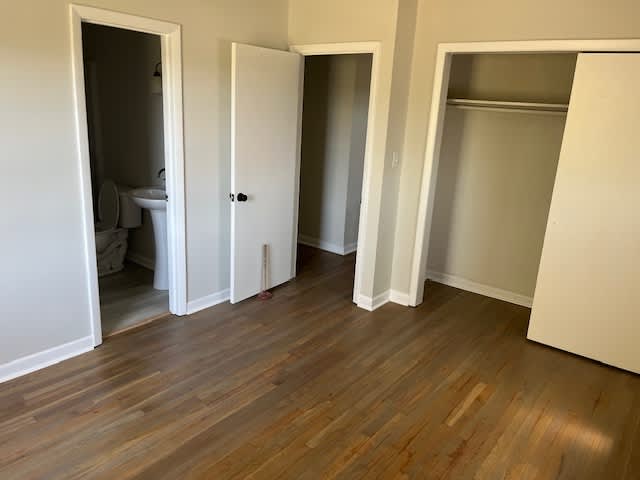 5918 Woodside Avenue