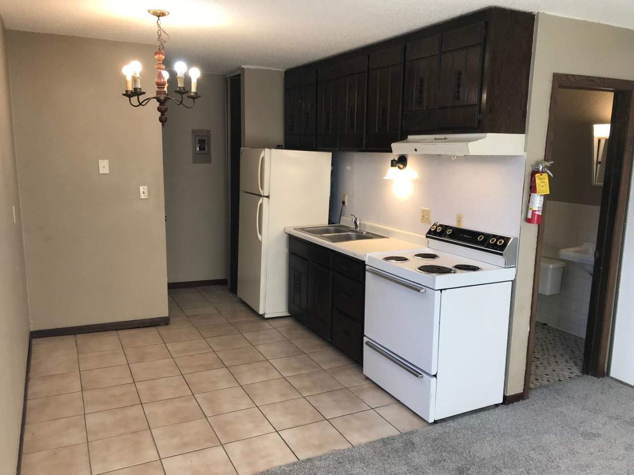 Main Floor Studio in St. Paul - Great Location