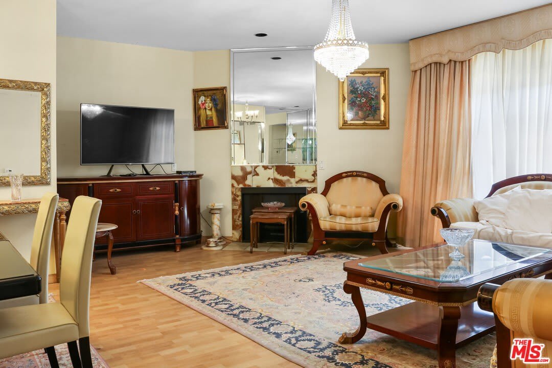 1064 S Shenandoah St