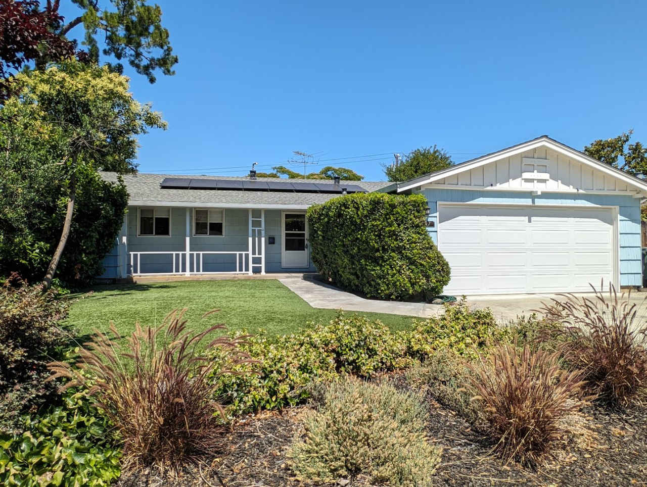 Beautifully Remodeled 4 Bedroom (+ bonus room and closet) 2 Bathroom Mountain View Home!