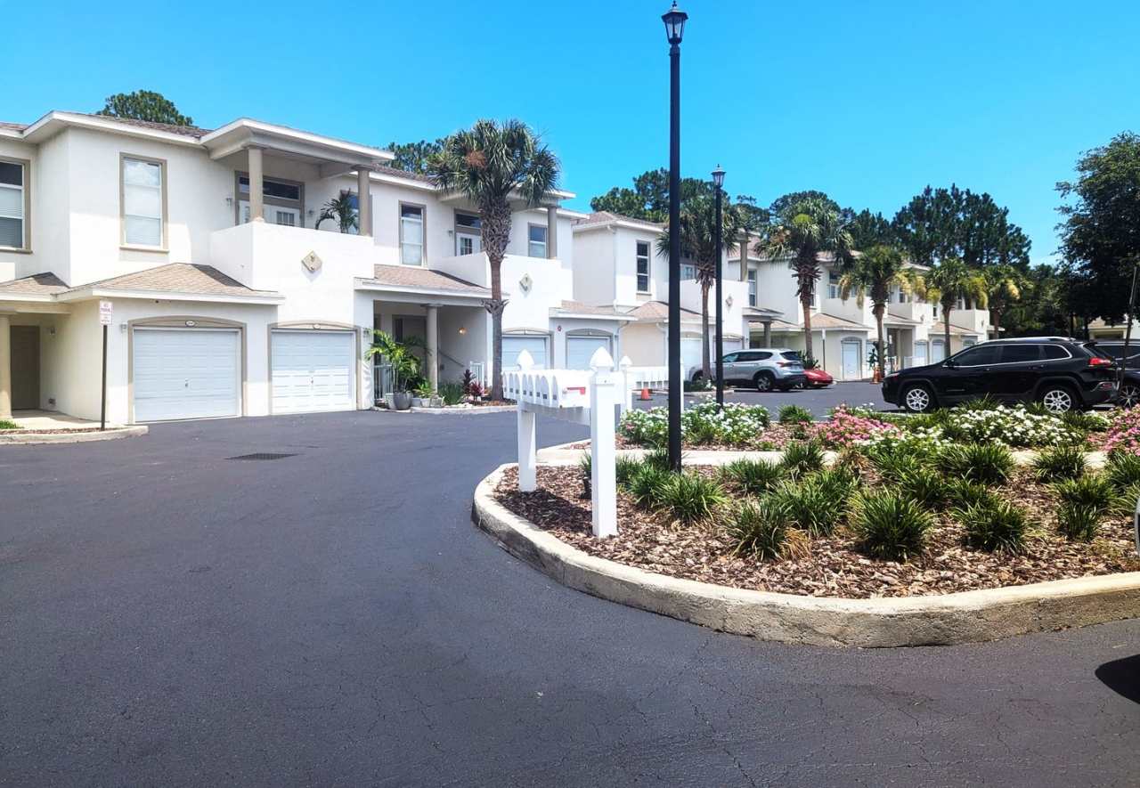 AVAILABLE NOW!! VERY LARGE 2 Bedroom, 2 Bath Ground Floor Unit