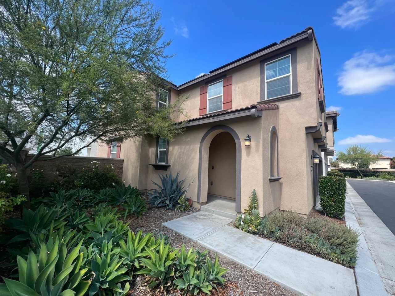 NEWER CONSTRUCTION + PRIME LOCATION 3 bed + 2.5 bath