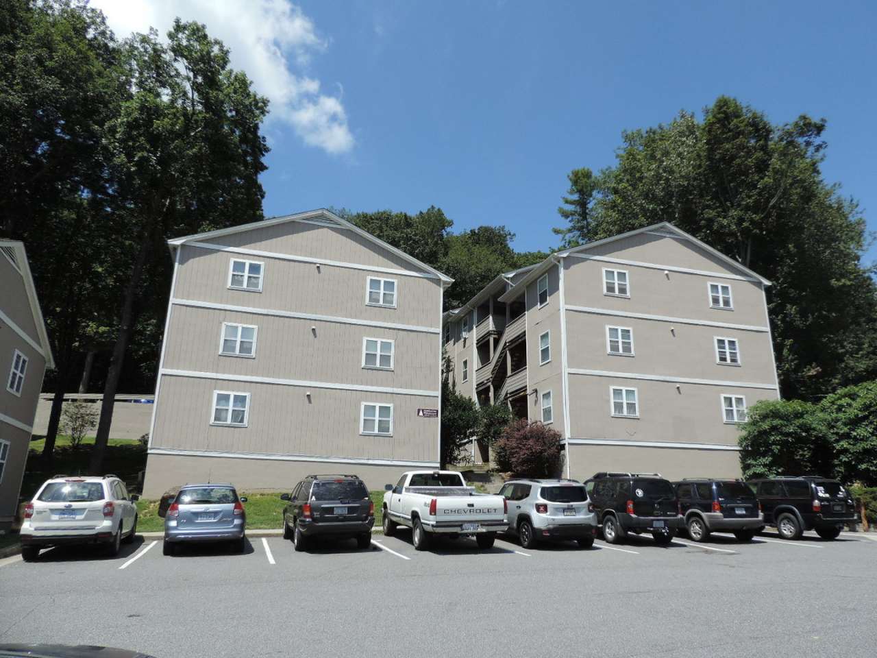 Kingswood Condo #26 - Walking Distance to Campus!