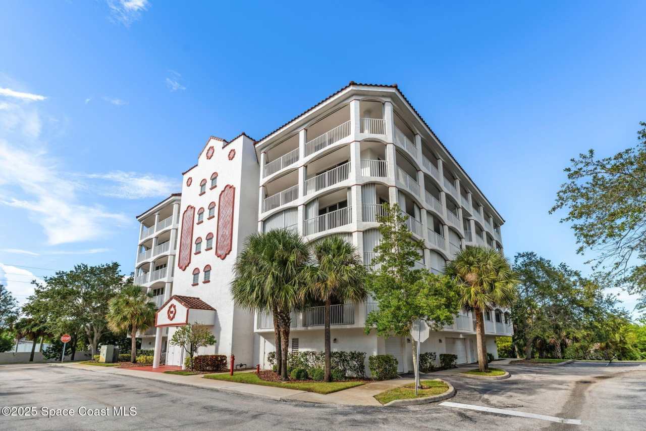 821 Del Rio Way unit: 401