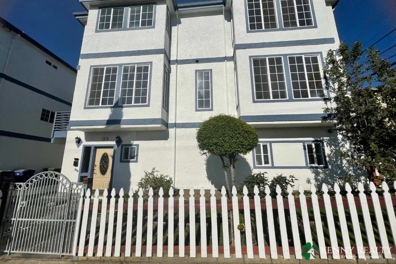 Spacious  Sunlit 5-Bedroom Retreat in the Heart of South San Francisco