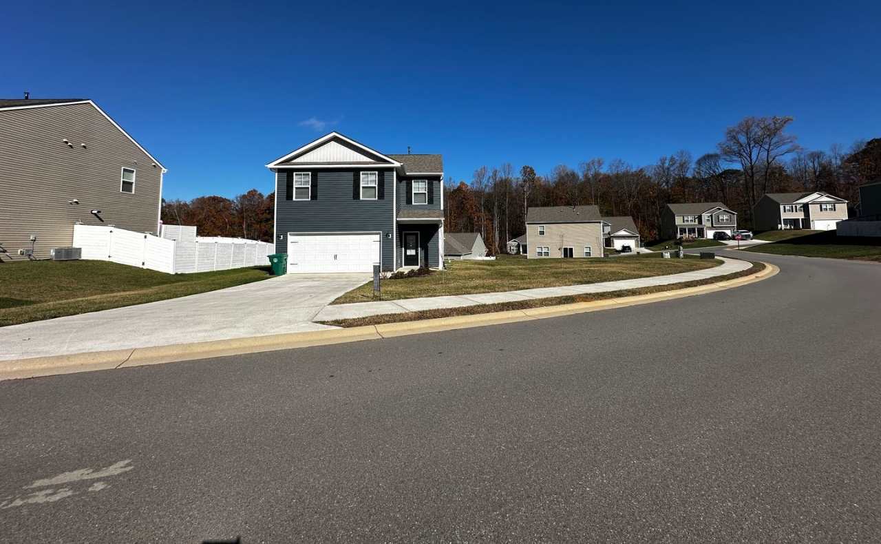 E. Morristown - 3 bed/2.5 bath home with garage