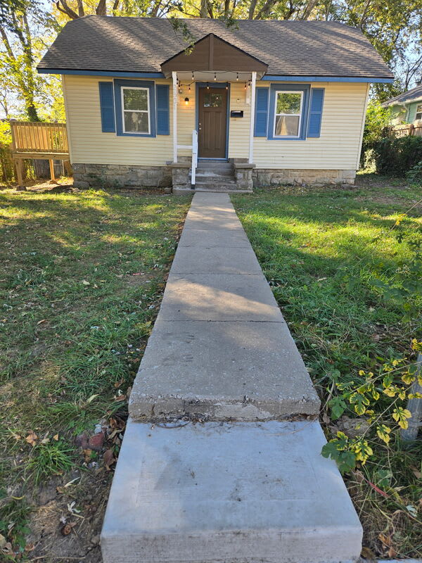 2501 East 68th Terrace