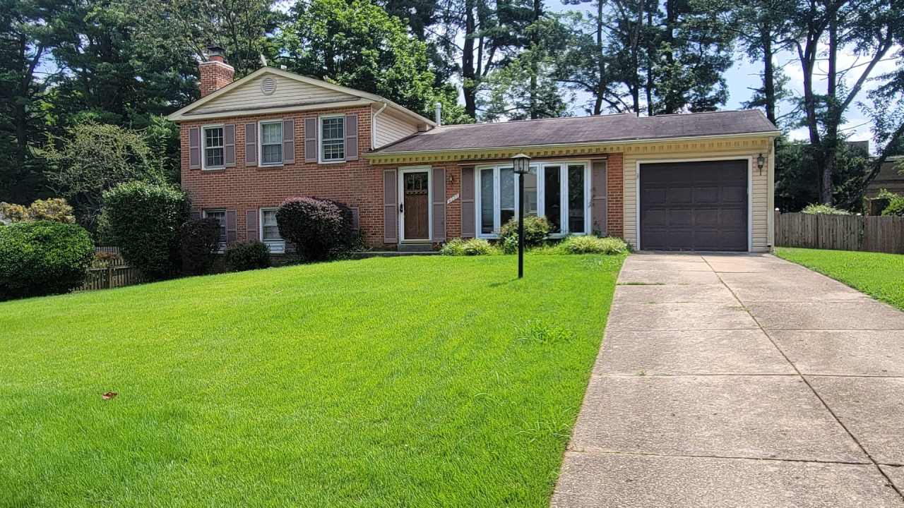 Stunning 4 Bedroom 2.5 Bathroom 3-Level Home In Much Sought After Waverly