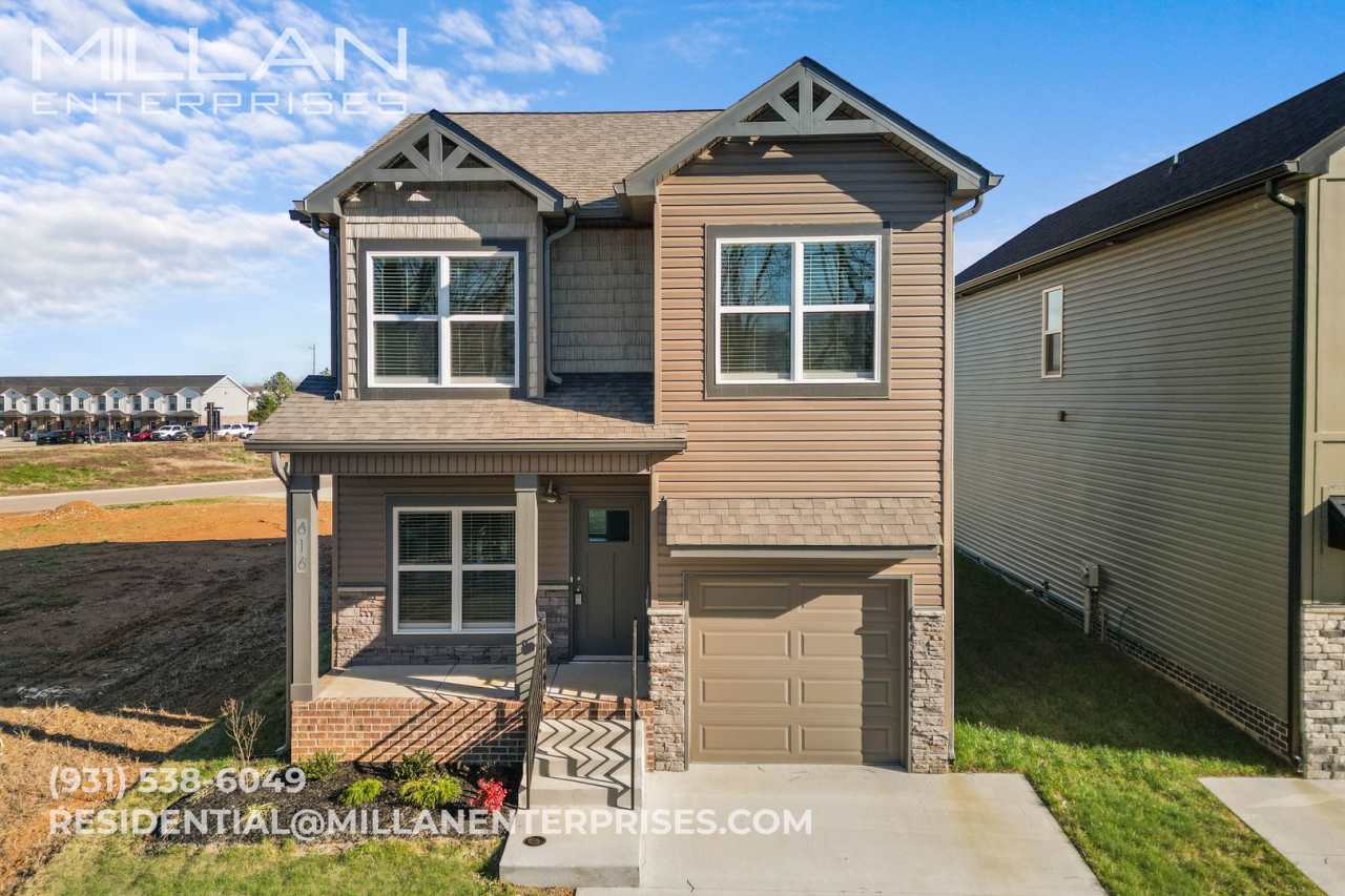 New Construction Modern Home With Open Floor Plan, Whte Cabintery and Primary Bedroom Suite