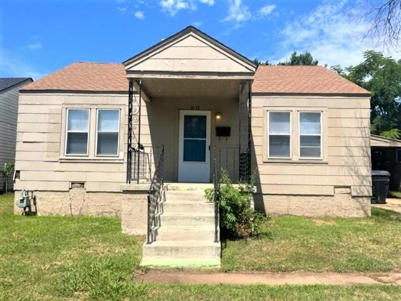 1017 N. Tabor Drive, 2 bed, 1 bath, carport