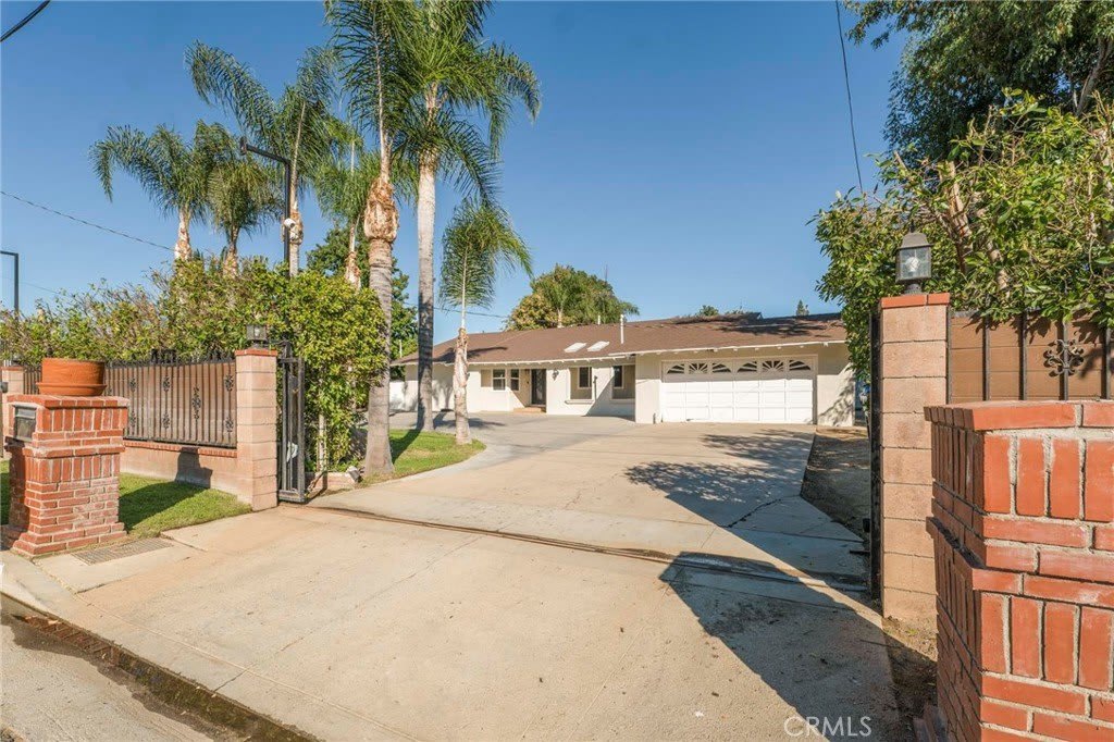 8558 Paso Robles Avenue