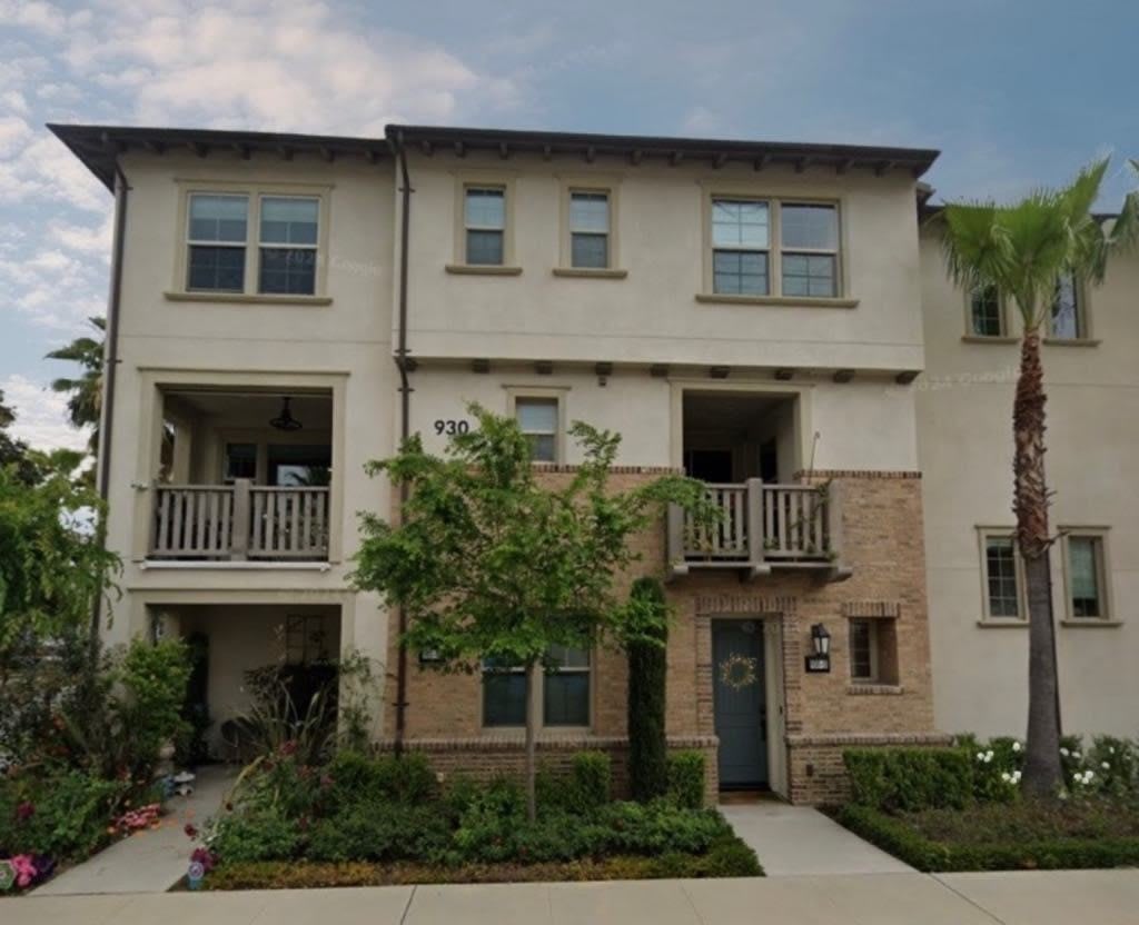 930 Clementine Court