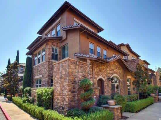 Absolutely Stunning Home in Fabulous Pavilions Place Community