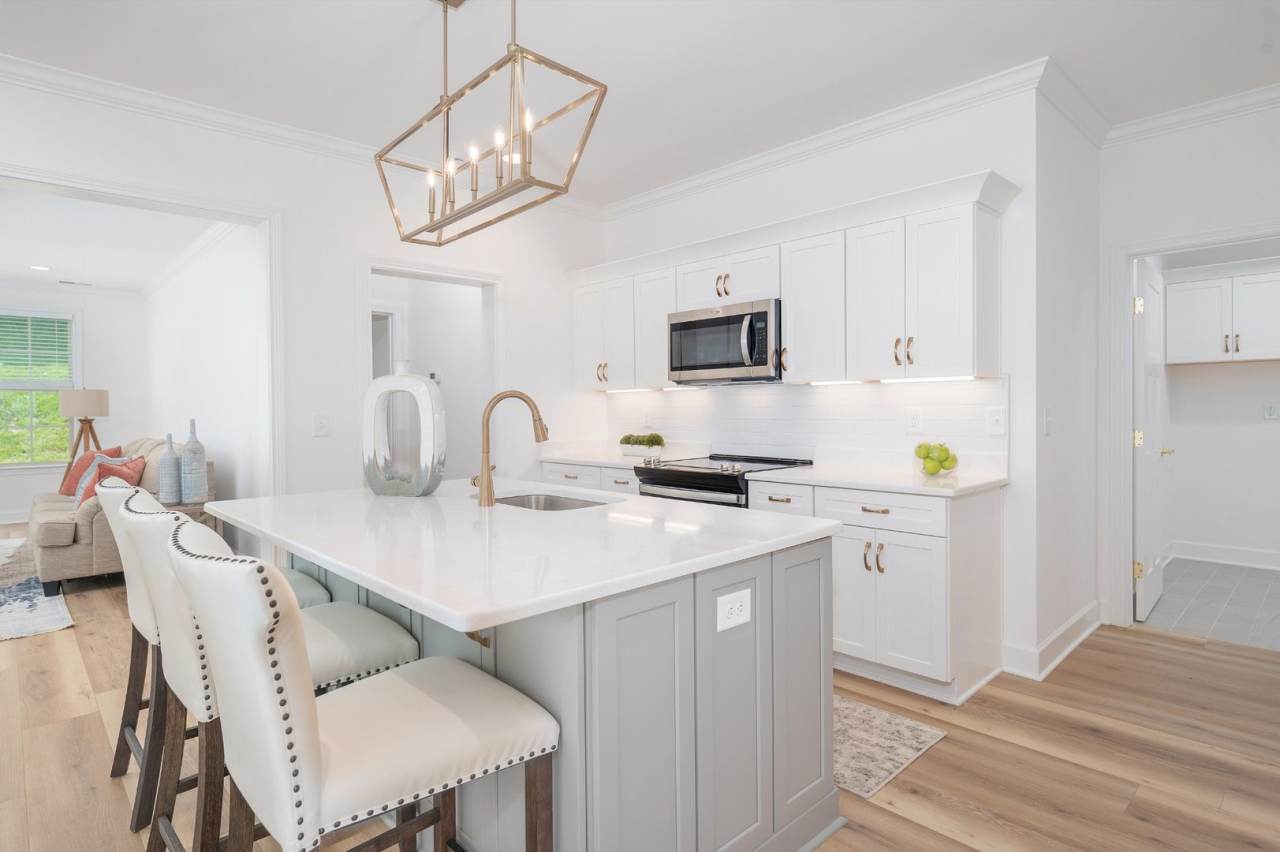 FOR LEASE - NEW BUILD TOWNHOME LOCATED IN THE VILLAS AT FIVE OAKS!