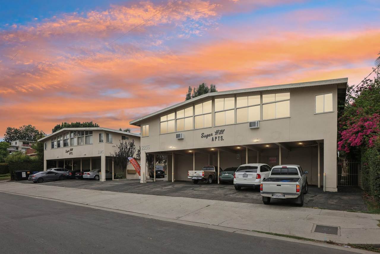 Quiet Jefferson Park Apartments – Spacious, Secure  Centrally Located