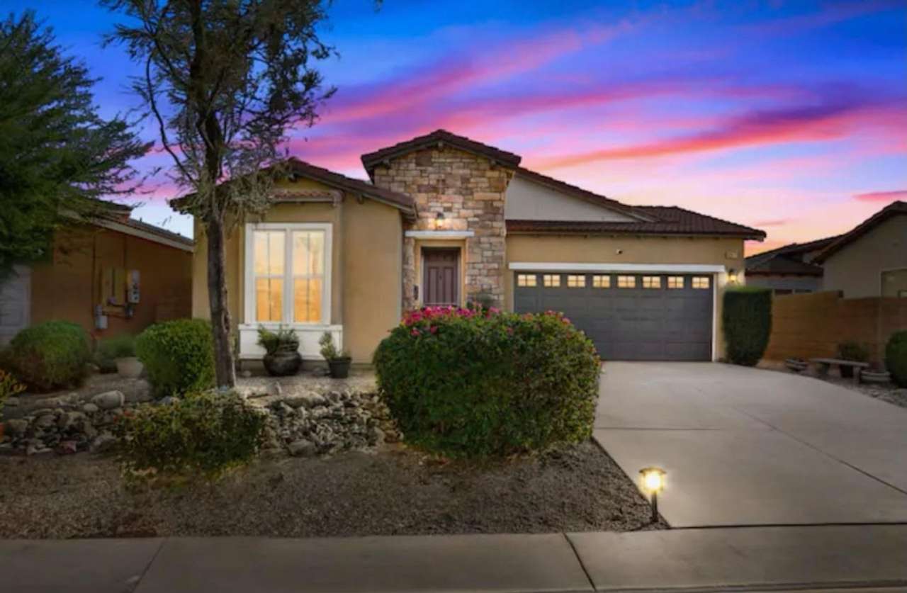 AVAILABLE NOW $200 off First Month Rent