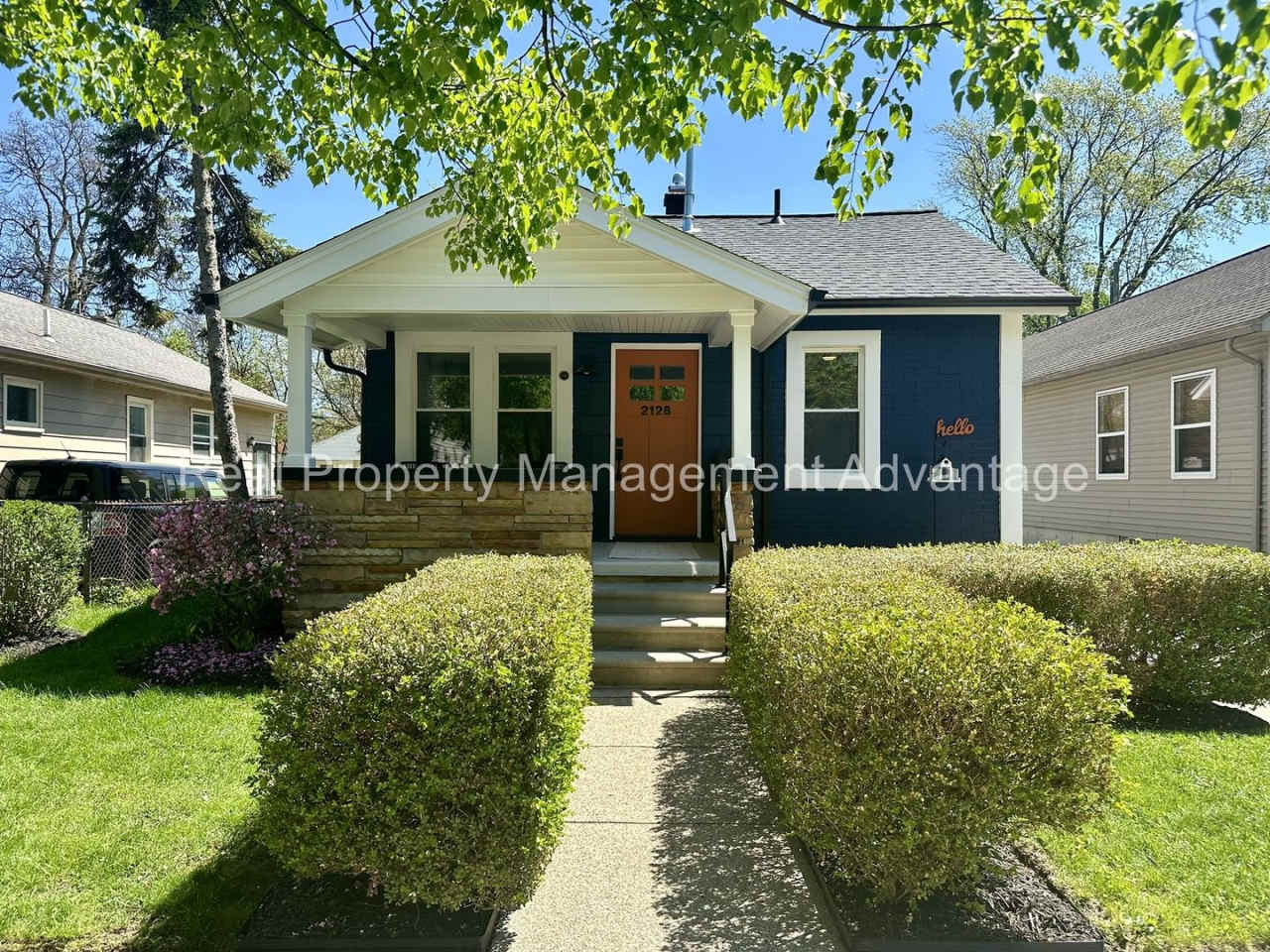 Beautifully Updated 2-Bedroom Home w/ 2-Car Garage Near Martin Road Park!