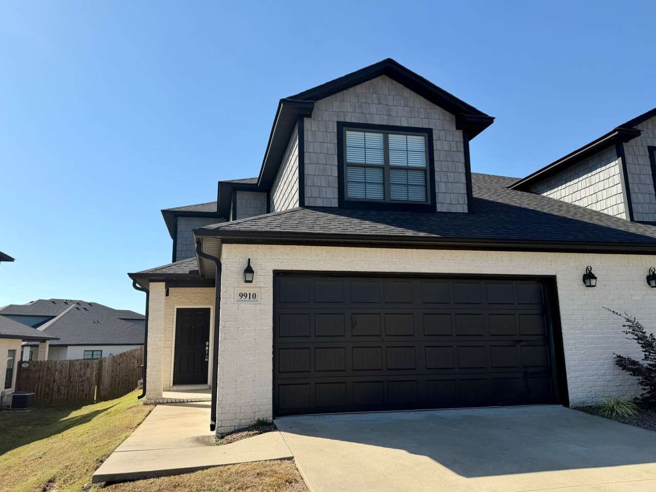 Spacious 3 Bedroom/2 Bathroom Chaffee Crossing Townhome **First Full Month's Rent FREE**