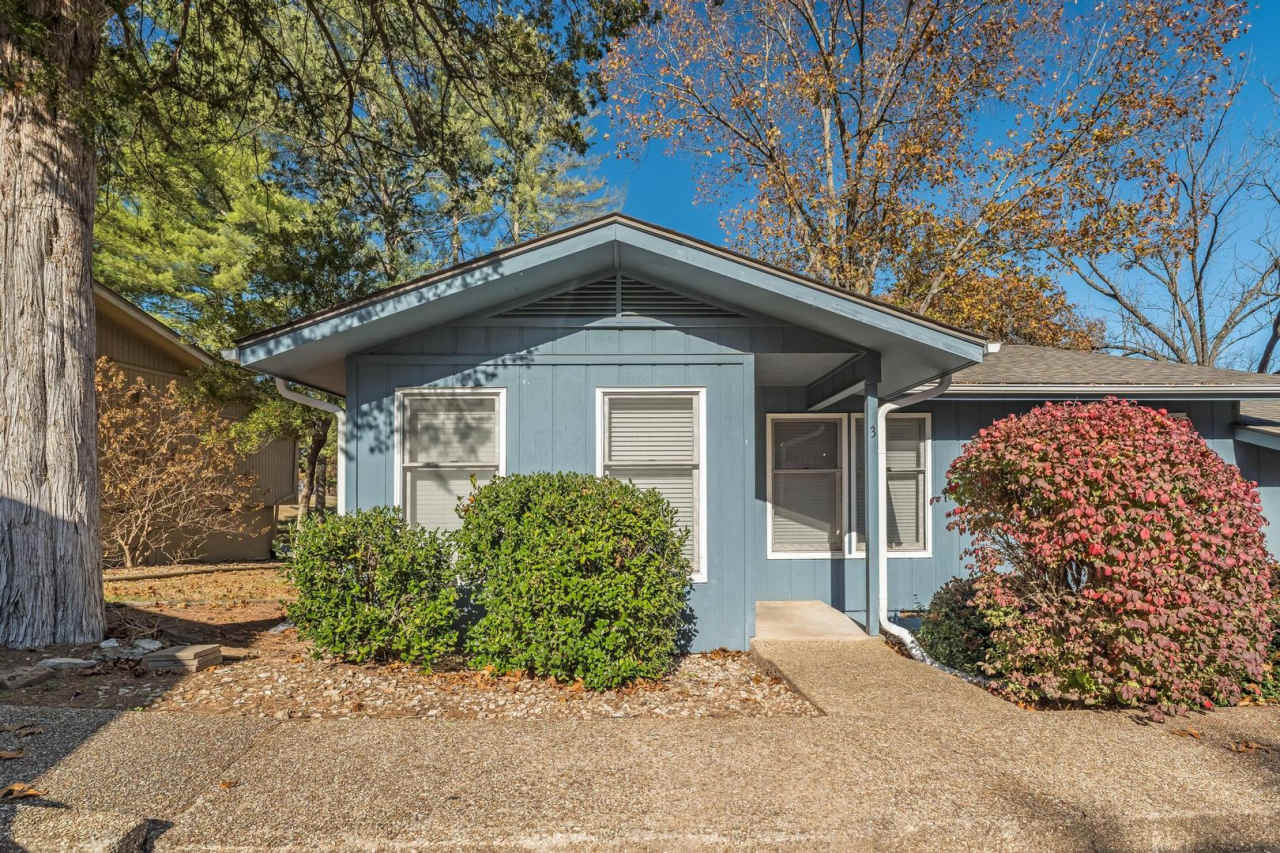 3 Bed Retreat with View  Trails at Your Doorstep