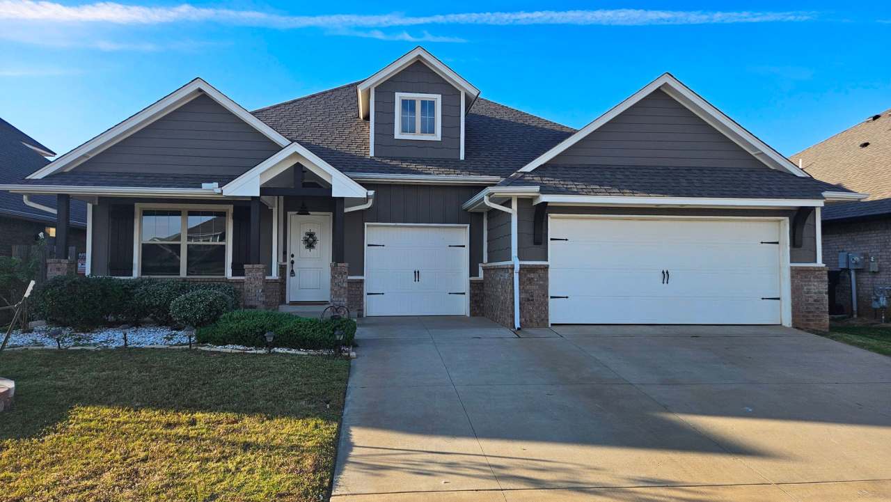 Gorgeous 4 Bed/2 Bath in Yukon