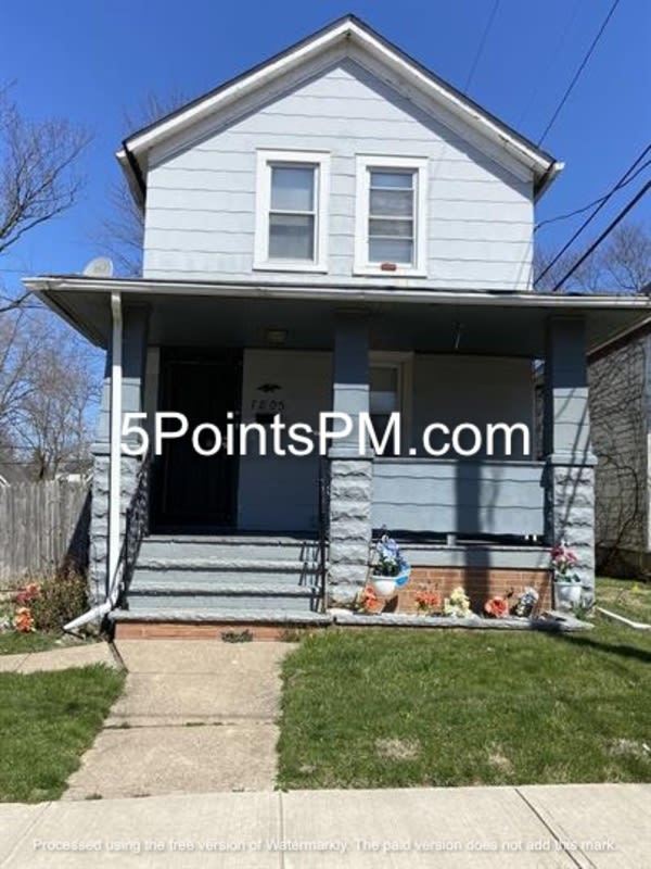 7805 Bancroft Avenue