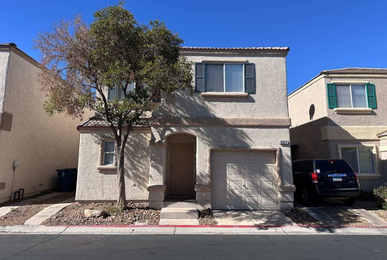 3 bed house with new laminate flooring and fresh paint!