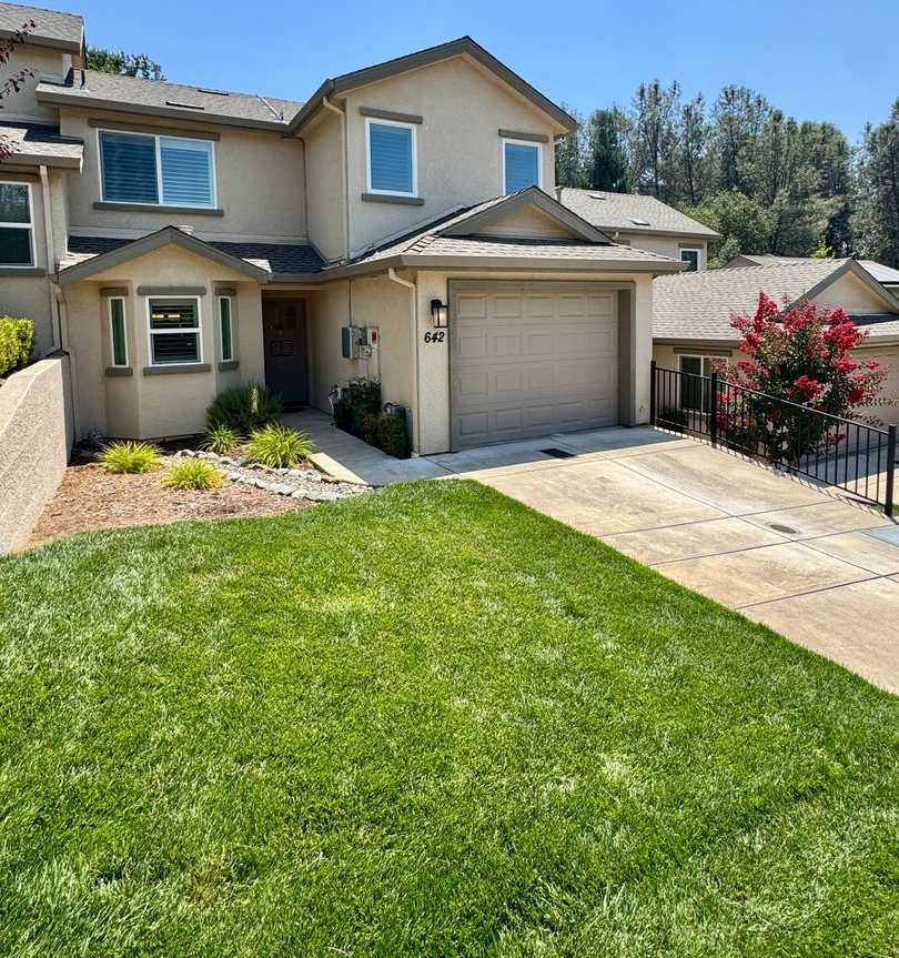 Adorable Townhome in Placerville Available September 1st!