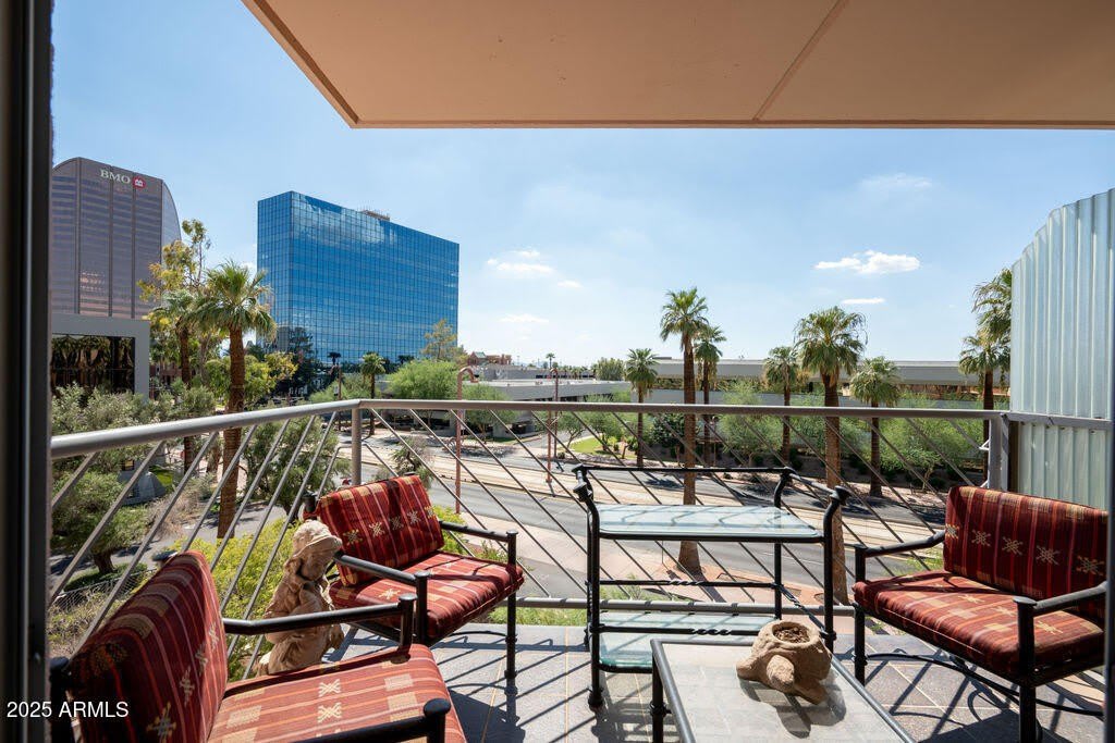 2201 N CENTRAL Avenue unit: 4E