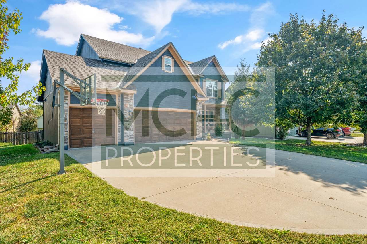 2353 Southwest Current Court