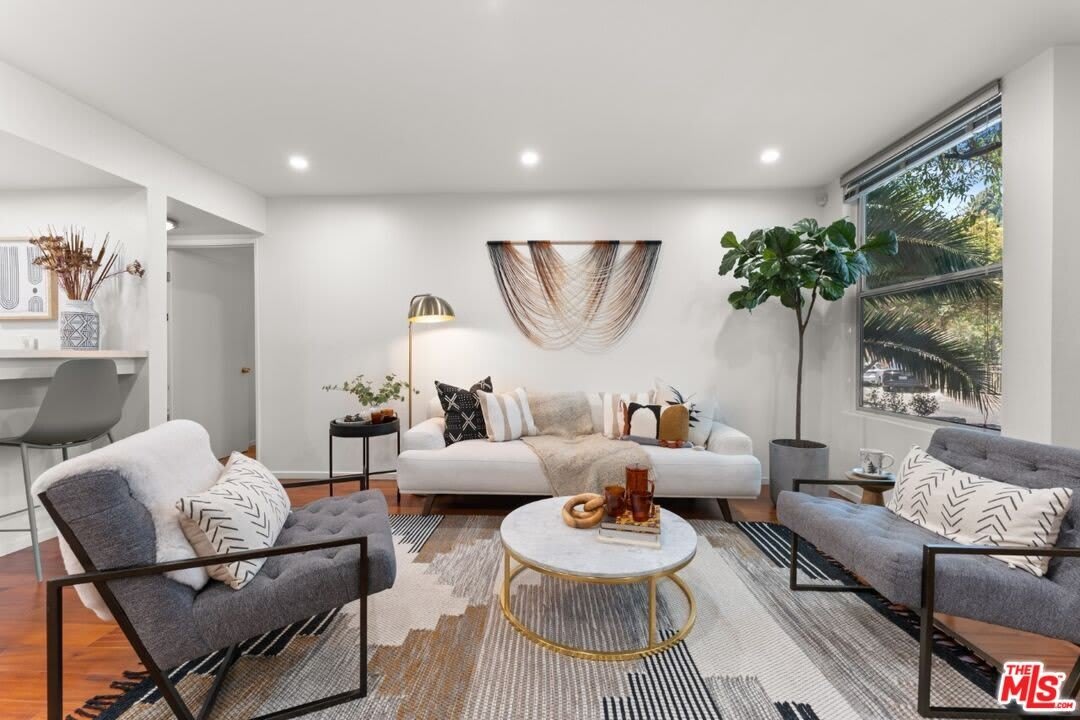 960 Sanborn Ave unit: 3