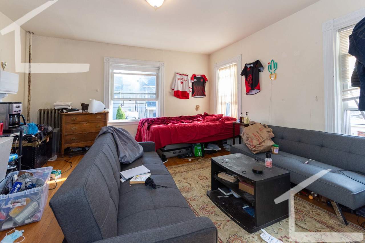 HOT ALLSTON LISTING!!!!