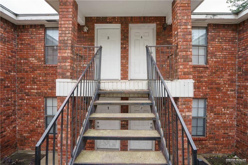 1918 Angus Street N unit: 3